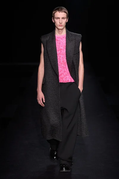 Look 5